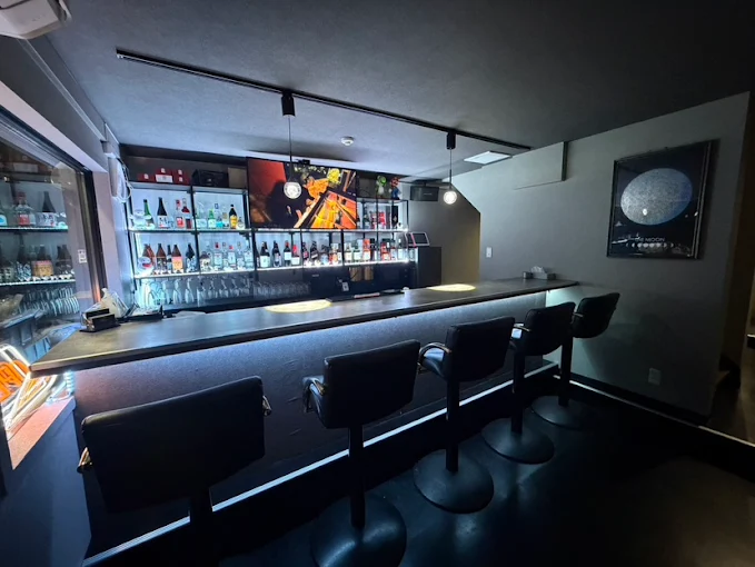 Bar Moon 店内